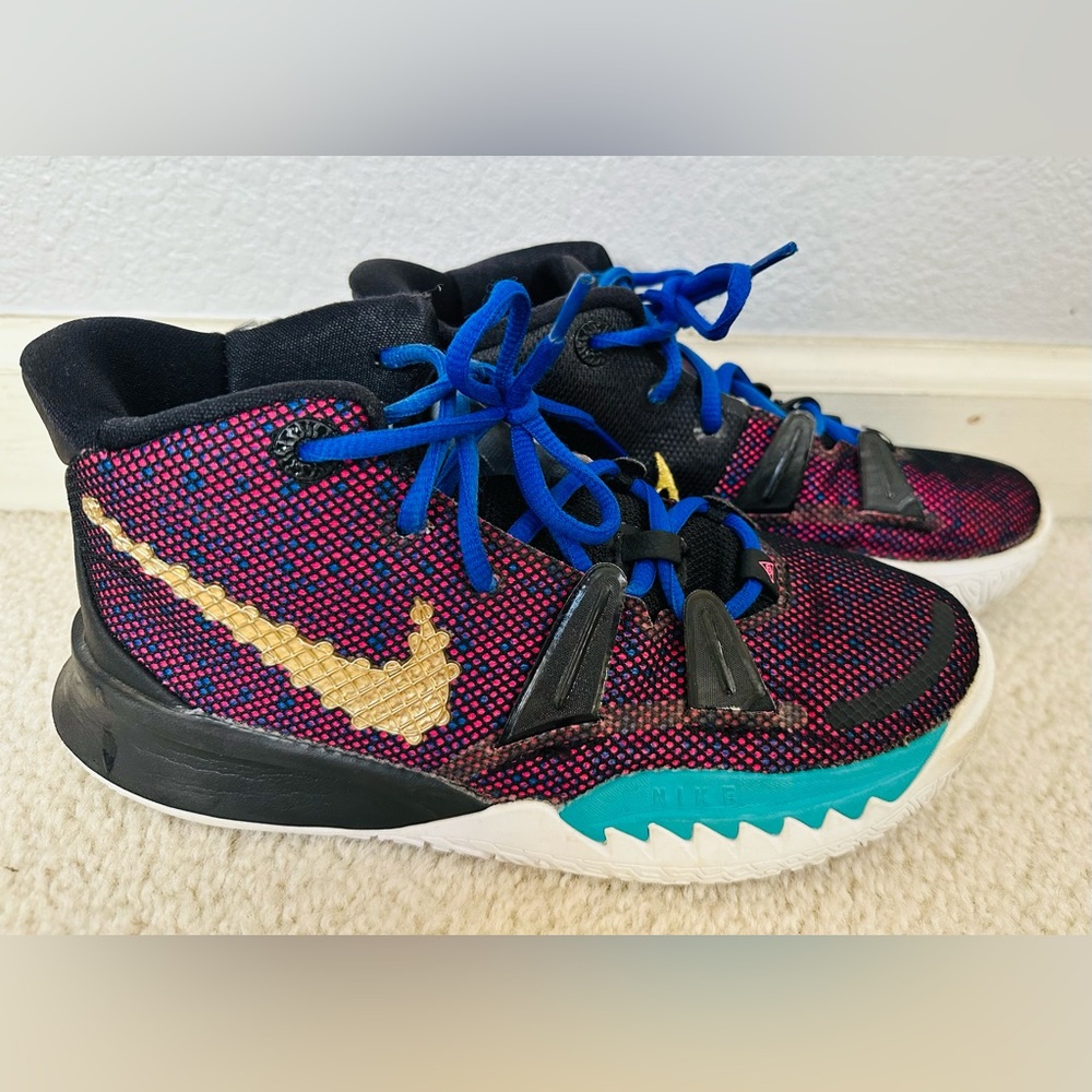 Nike Kyrie Basketball Shoes (Youth/Kids)